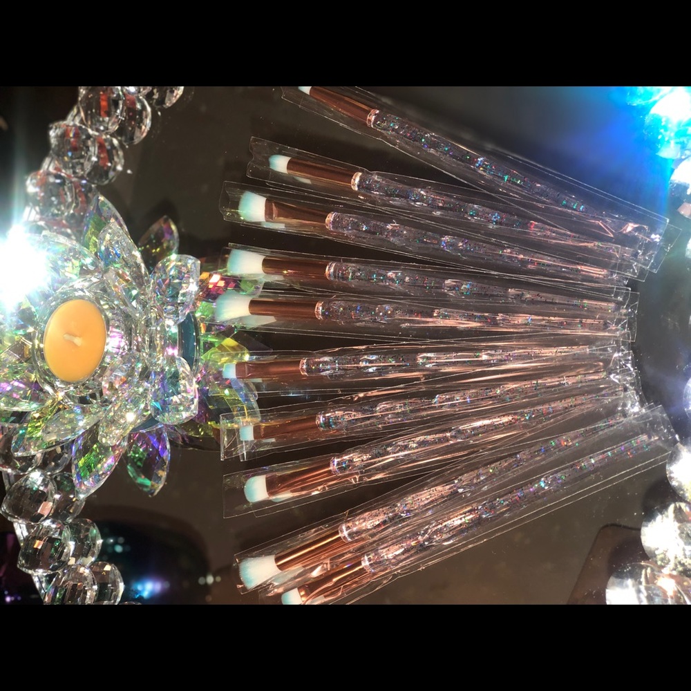 Clear/Sparkly makeup brush set
